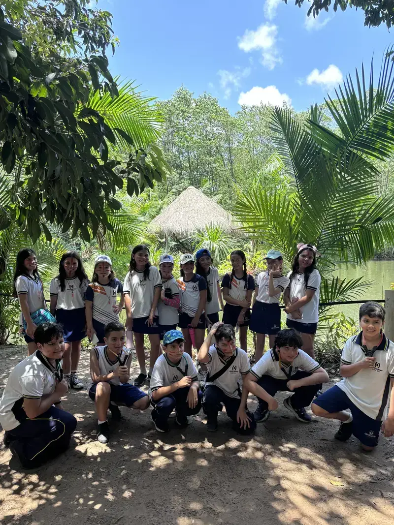 Alunos do Fundamental I em aula de campo