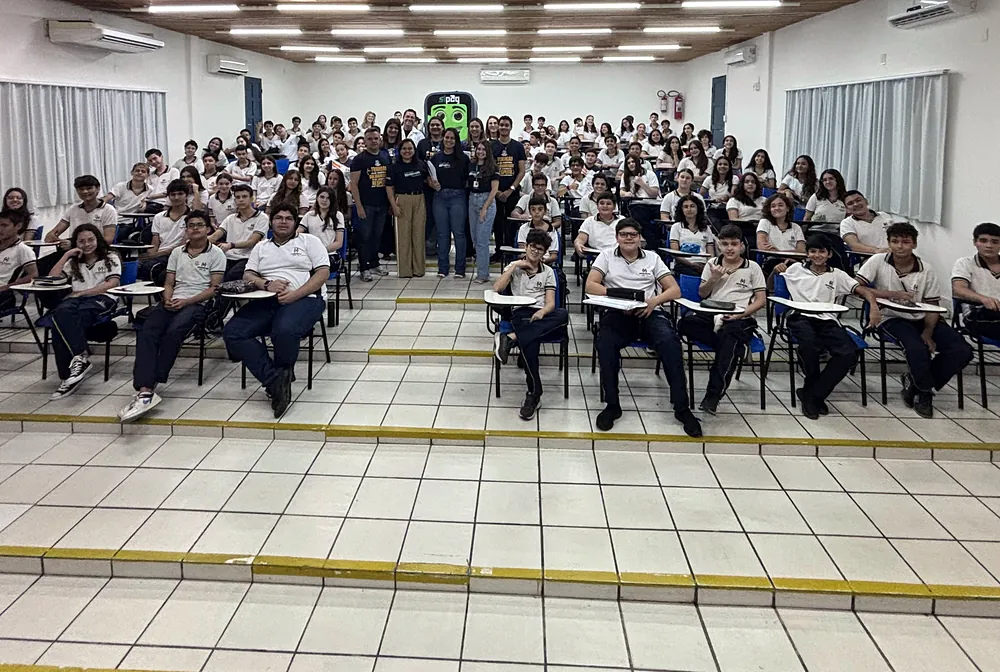 Alunos reunidos no anfiteatro do Hipócrates Zona Sul